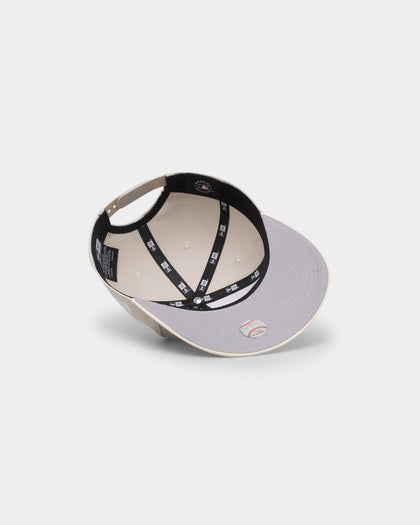 New Era New York Yankees Old Golfer Snapback Stone/White