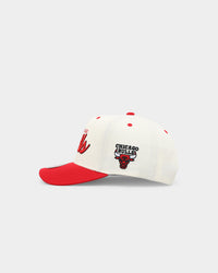 Mitchell & Ness Chicago Bulls Team Script OG Snapback Vintage Cream