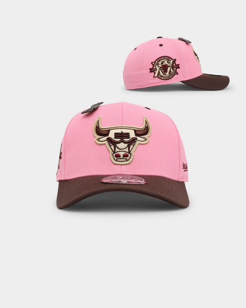 Mitchell & Ness Chicago Bulls 'Bacon Sugar' Fitted Pink
