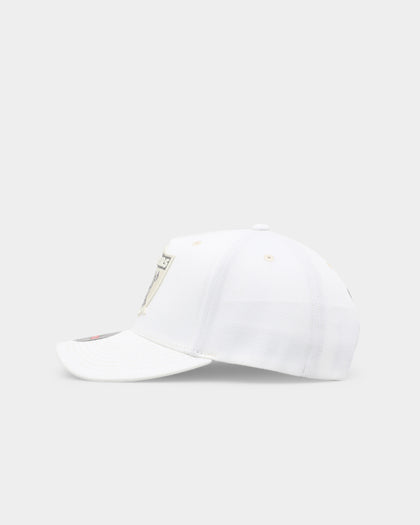 Mitchell & Ness Las Vegas Raiders 'State Of Mind' Snapback Vintage White