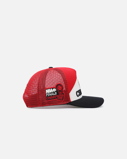 Pro Standard Chicago Bulls Chevron Pinch Front Trucker Snapback Red
