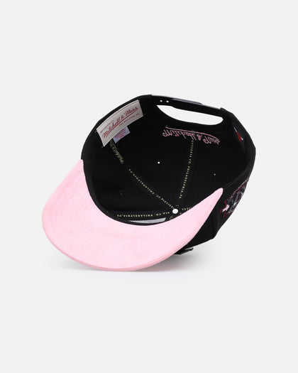 Mitchell & Ness Chicago Bulls 'Love & Devotion' Snapback Black/Pink