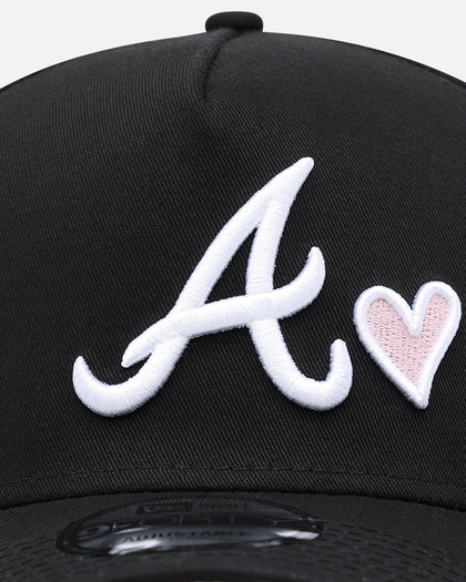 New Era Atlanta Braves 'Pink Satin Hearts' 9FORTY A-Frame Snapback Black/White