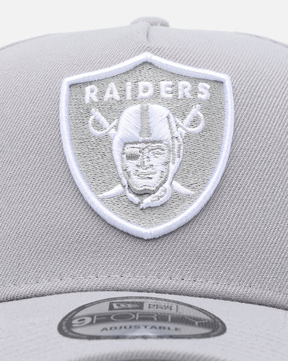 New Era Las Vegas Raiders 'Polychromatic' 9FORTY A-Frame Snapback Grey