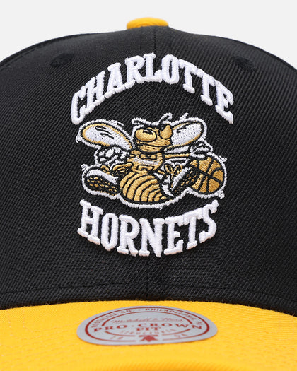 Mitchell & Ness Charlotte Hornets "Enter The Dragon" Pro Crown Snapback Black/Ochre