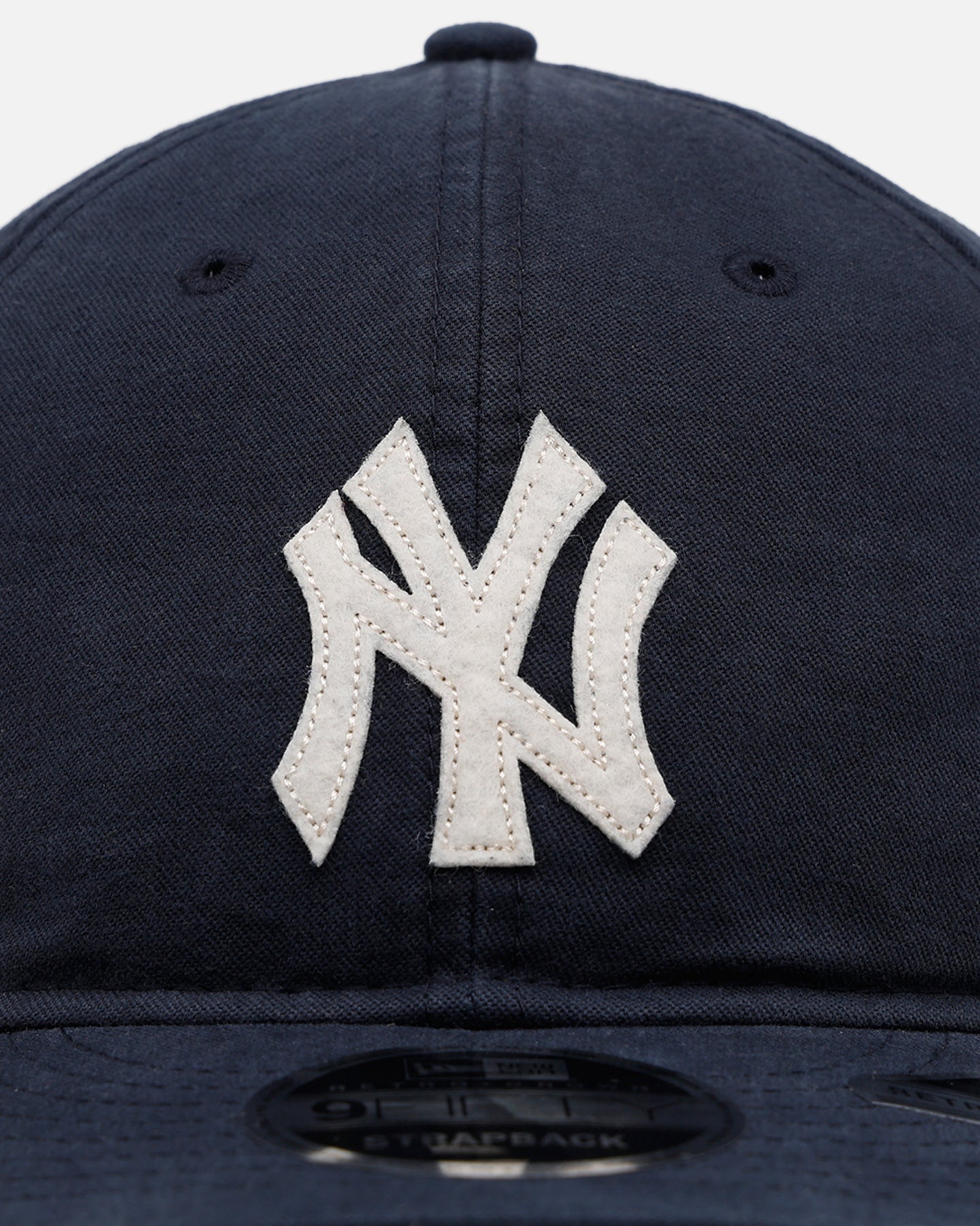 New Era New York Yankees 'Felt Logo' 9FIFTY Retro Crown Strapback