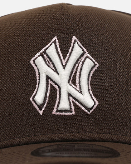 New Era New York Yankees 'Neapolitan 2.0' 9FORTY A-Frame Snapback Brown