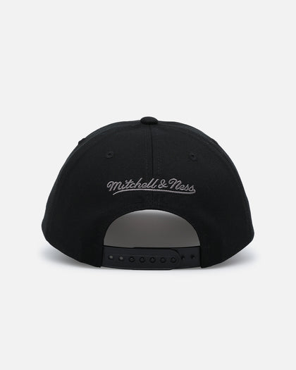 Mitchell & Ness Chicago Bulls Leather Elegance Snapback Black
