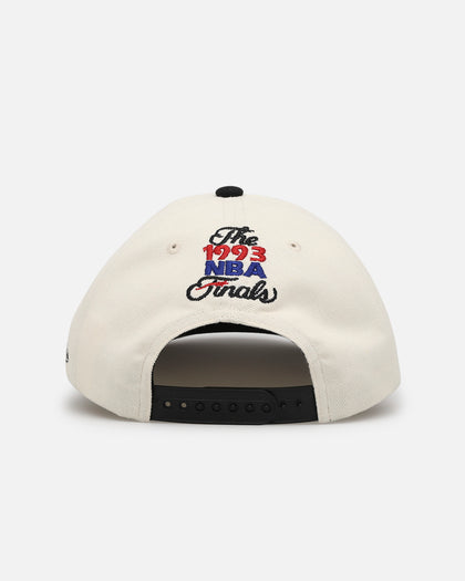 Mitchell & Ness Chicago Bulls x Phoenix Suns 1993 NBA Finals Snapback Cream/Black