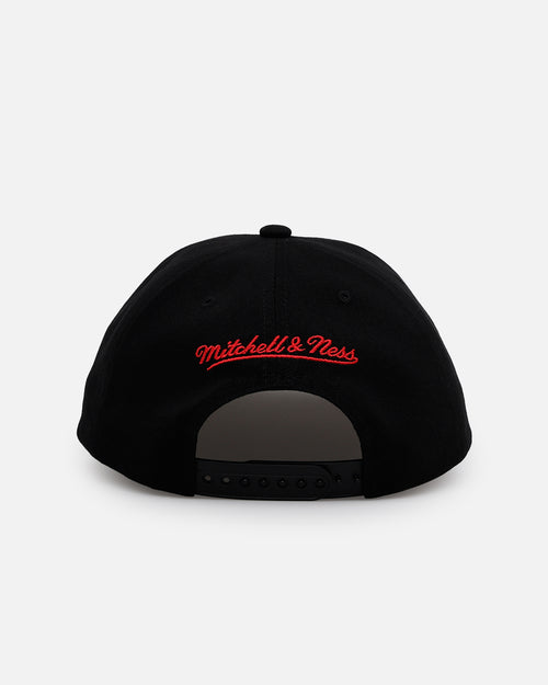 Mitchell & Ness Philadelphia 76ers 'Old English' Caddy Fit Snapback Black