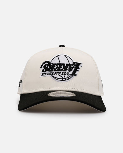 New Era Los Angeles Lakers 'Chrome Black Upside Down Logo' 9FORTY A-Frame Snapback Chrome/Black