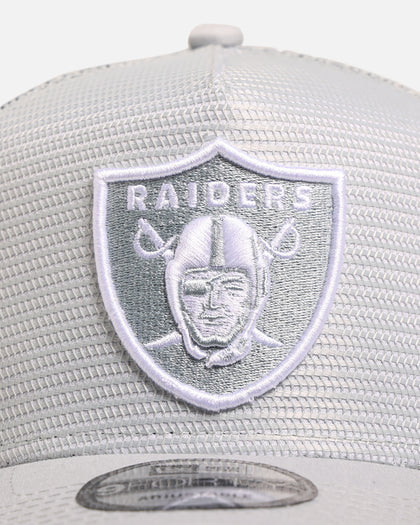 New Era Las Vegas Raiders 'Polychromatic Mesh' 9FORTY A-Frame Snapback Grey/White