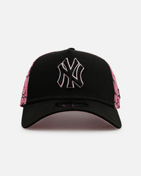New Era New York Yankees 'Thoughtful' 9FORTY A-Frame Trucker Snapback Black/Pink