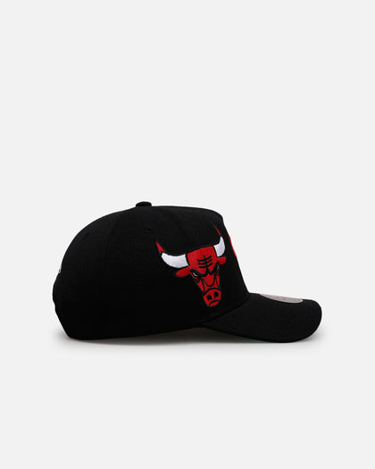Mitchell & Ness Chicago Bulls 'Busted' Pro Pinch Snapback Black