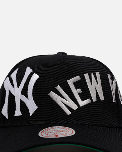 Mitchell & Ness New York Yankees 'Busted' Pro Pinch Snapback Black