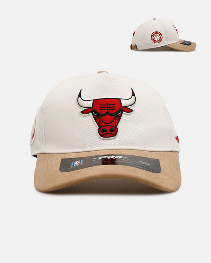 Pro Standard Chicago Bulls 'Signature Suede' Pro Pinch Strapback Eggshell