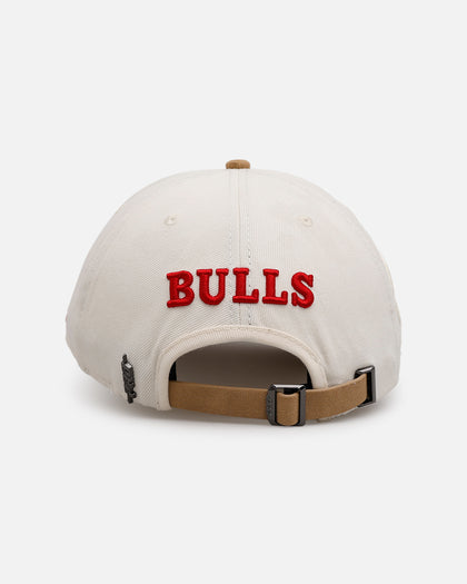 Pro Standard Chicago Bulls 'Signature Suede' Pro Pinch Strapback Eggshell
