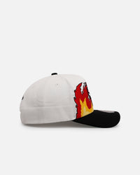 Mitchell & Ness Chicago Bulls 'Flametooth' Pro Pinch Snapback White/Black