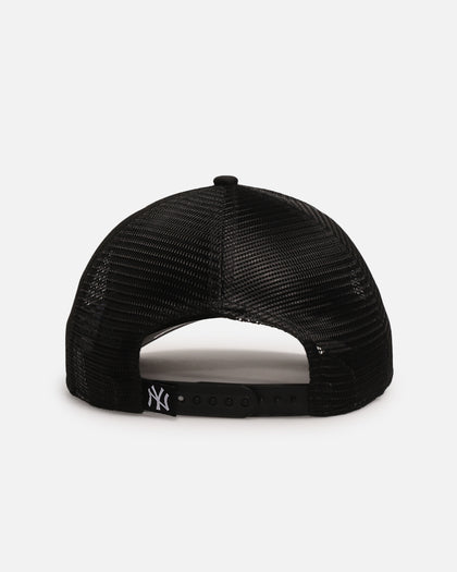 New Era New York Yankees 'Distressed' 9FORTY A-Frame Trucker Snapback Black/White