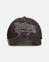 New Era New York Yankees 'Washed Fray' 9FORTY A-Frame Trucker Snapback Washed Grey
