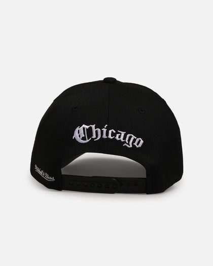 Mitchell & Ness Chicago Bulls 'Gothic Letter' Pro Pinch Snapback Black