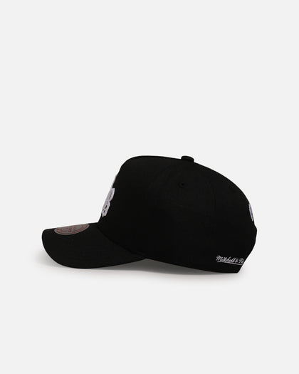 Mitchell & Ness Chicago Bulls 'Gothic Letter' Pro Pinch Snapback Black