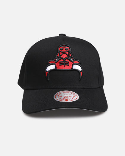 Mitchell & Ness Chicago Bulls 'Upside Down Logo' Pro Pinch Snapback Black