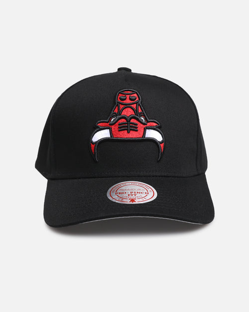 Mitchell & Ness Chicago Bulls 'Upside Down Logo' Pro Pinch Snapback Black