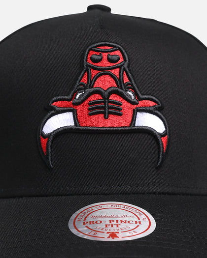 Mitchell & Ness Chicago Bulls 'Upside Down Logo' Pro Pinch Snapback Black