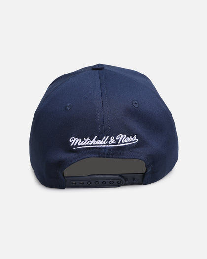 Mitchell & Ness Cleveland Cavaliers 'Upside Down Logo' Pro Pinch Snapback Navy