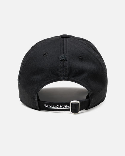 Mitchell & Ness Chicago Bulls 'Gothic Arch' Dad Fit Strapback Washed Black