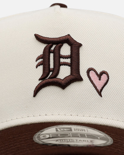 New Era Detroit Tigers 'Pink Satin Pink Hearts Walnut' 9FORTY A-Frame Snapback Chrome/Walnut