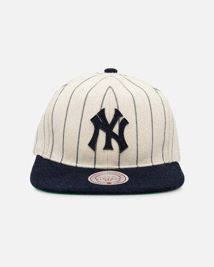 Mitchell & Ness New York Yankees 'Vintage Baseball' Vintage Fit Strapback Off White