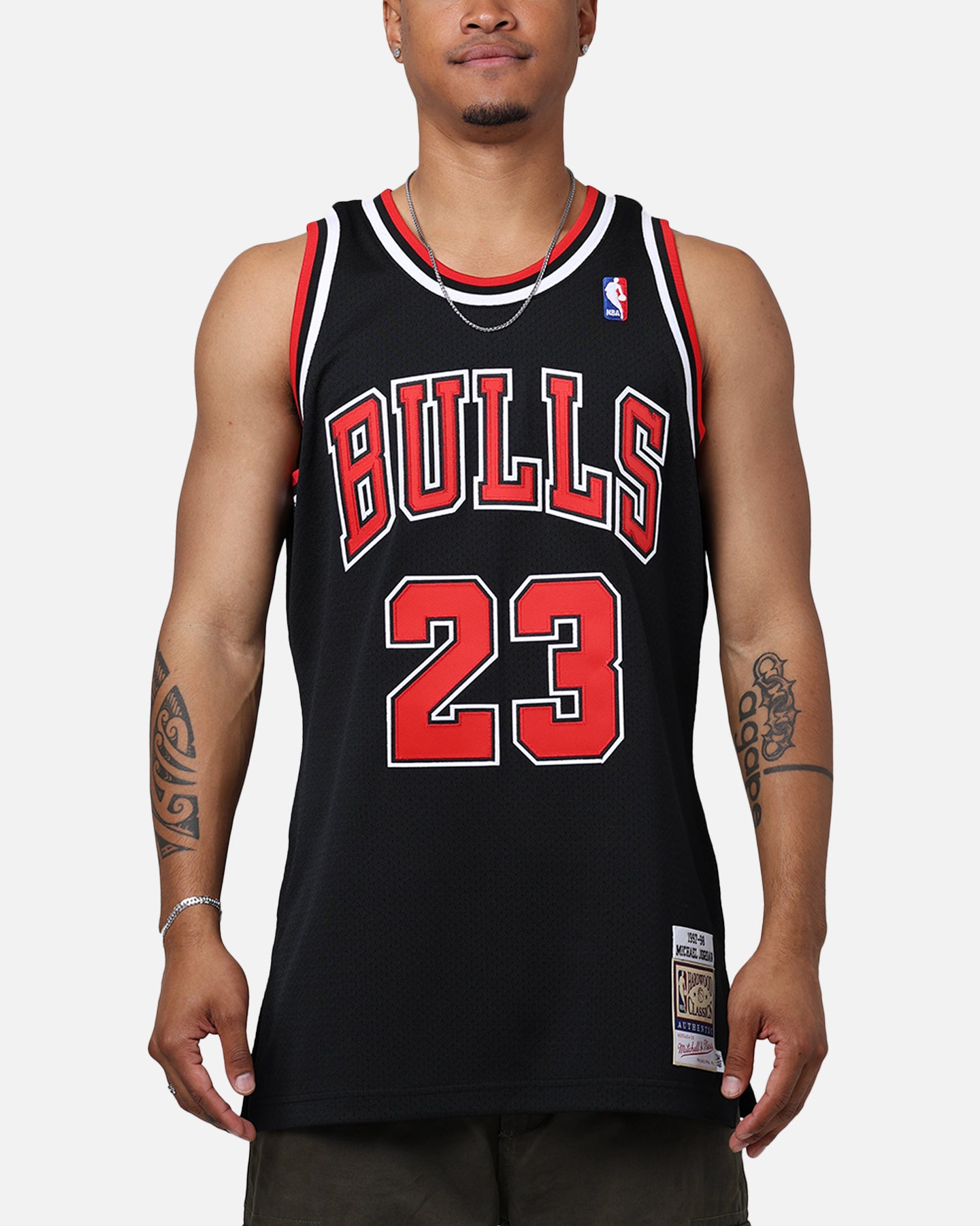ウェア MITCHELL & NESS MICHAEL JORDAN #23 Mitchell & Ness AUTHENTIC JERSEY #23 MICHAEL JORDAN 84-85