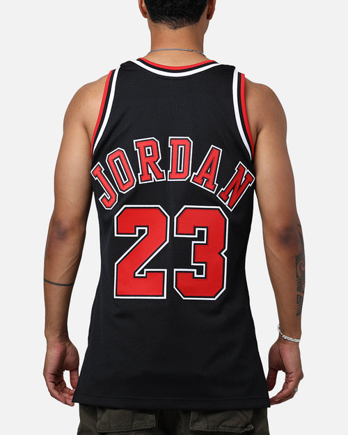 Mitchell & Ness Chicago Bulls Michael Jordan '97-'98 #23 Authentic NBA Jersey Black