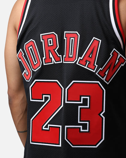 Mitchell & Ness Chicago Bulls Michael Jordan '97-'98 #23 Authentic NBA Jersey Black