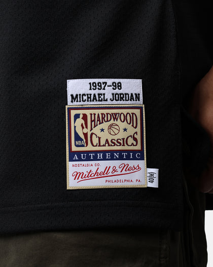 Mitchell & Ness Chicago Bulls Michael Jordan '97-'98 #23 Authentic NBA Jersey Black