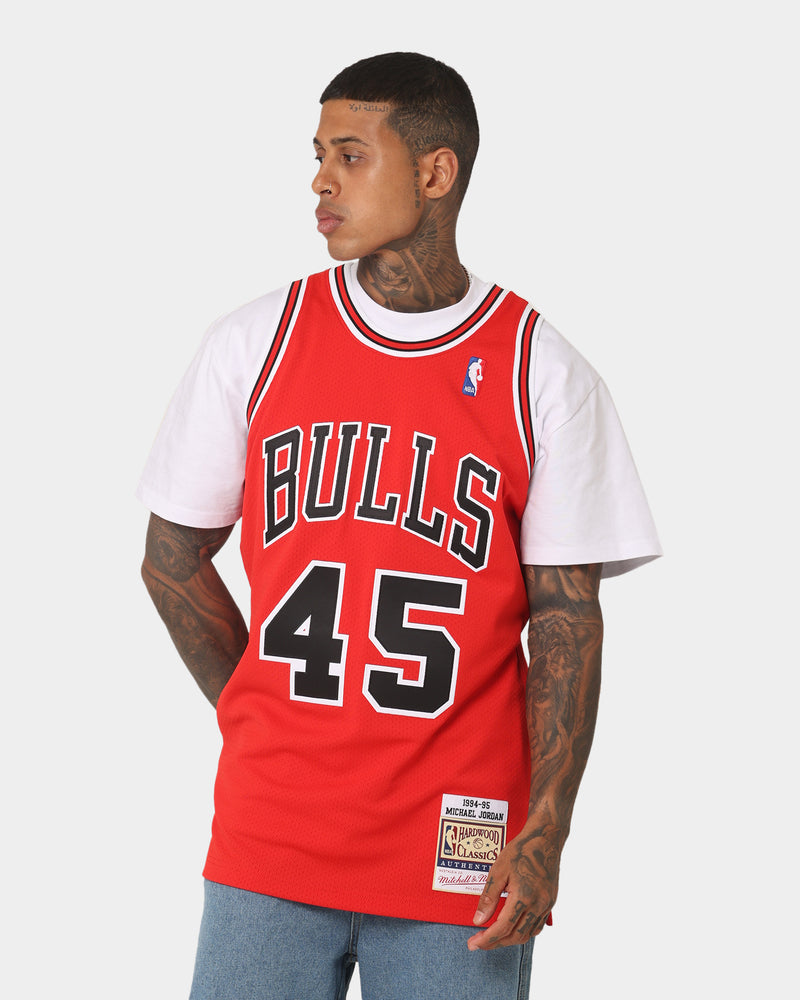Mitchell & Ness Chicago Bulls Michael Jordan #45 Road '94-'95 Authentic Jersey Red