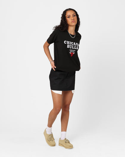 New Era Women's Chicago Bulls Logo Select T-Shirt Black