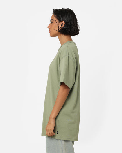 Nike Sportswear Premium Essentials Sustainable T-Shirt Oil Green