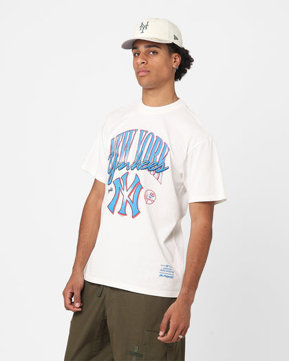 Majestic Athletic New York Yankees Script Arch T-Shirt Vintage White