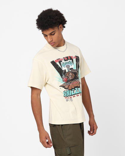 Mitchell & Ness Vancouver Grizzlies Bear On Tear T-Shirt Cream