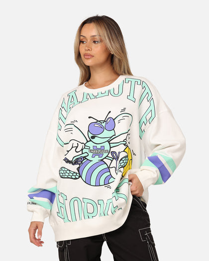 Mitchell & Ness Women's Charlotte Hornets Hockey Vibe Crewneck Vintage White