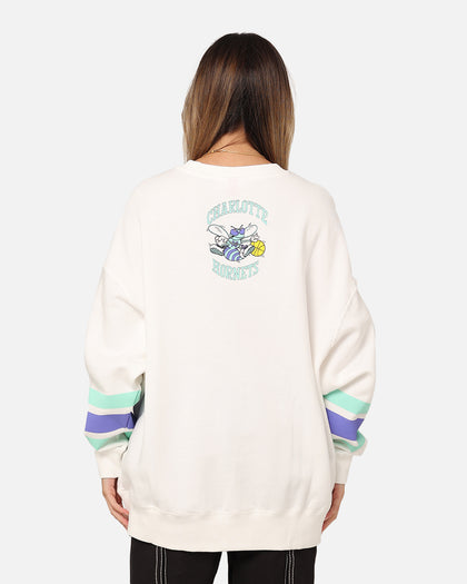 Mitchell & Ness Women's Charlotte Hornets Hockey Vibe Crewneck Vintage White