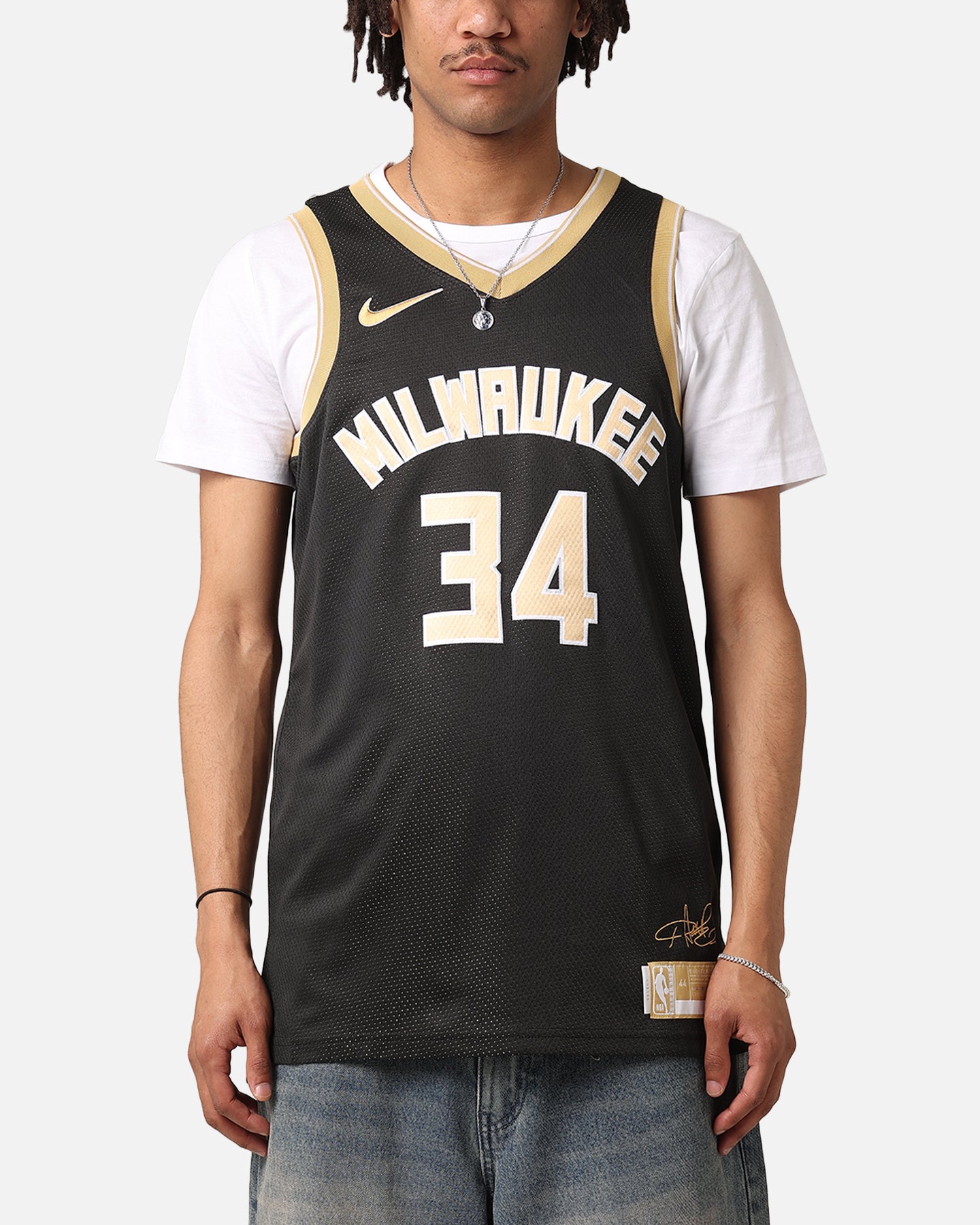 giannis antetokounmpo nike apparel