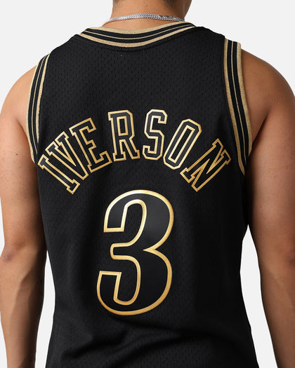 Mitchell & Ness Philadelphia 76ers Allen Iverson '00-01 Swingman Jersey Black/Gold