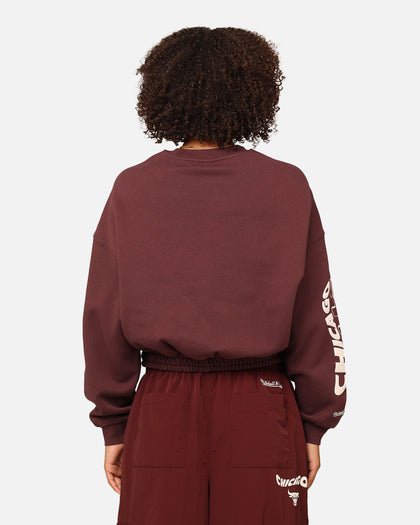 Mitchell & Ness Women's Chicago Bulls Dazed Cropped Crewneck Fudge
