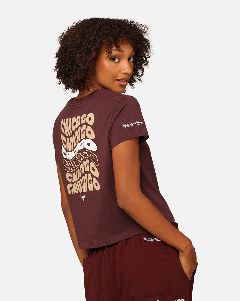Mitchell & Ness Women's Chicago Bulls Wavey Text Shrunken Baby T-Shirt Fudge
