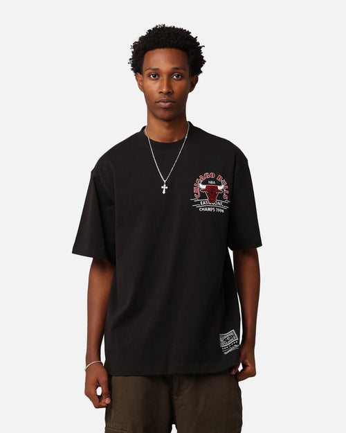 Mitchell & Ness Chicago Bulls Arch T-Shirt Faded Black