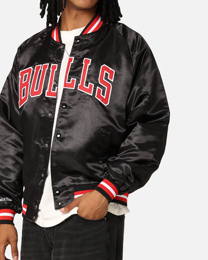 Mitchell & Ness Chicago Bulls Lightweight Satin Jacket Black